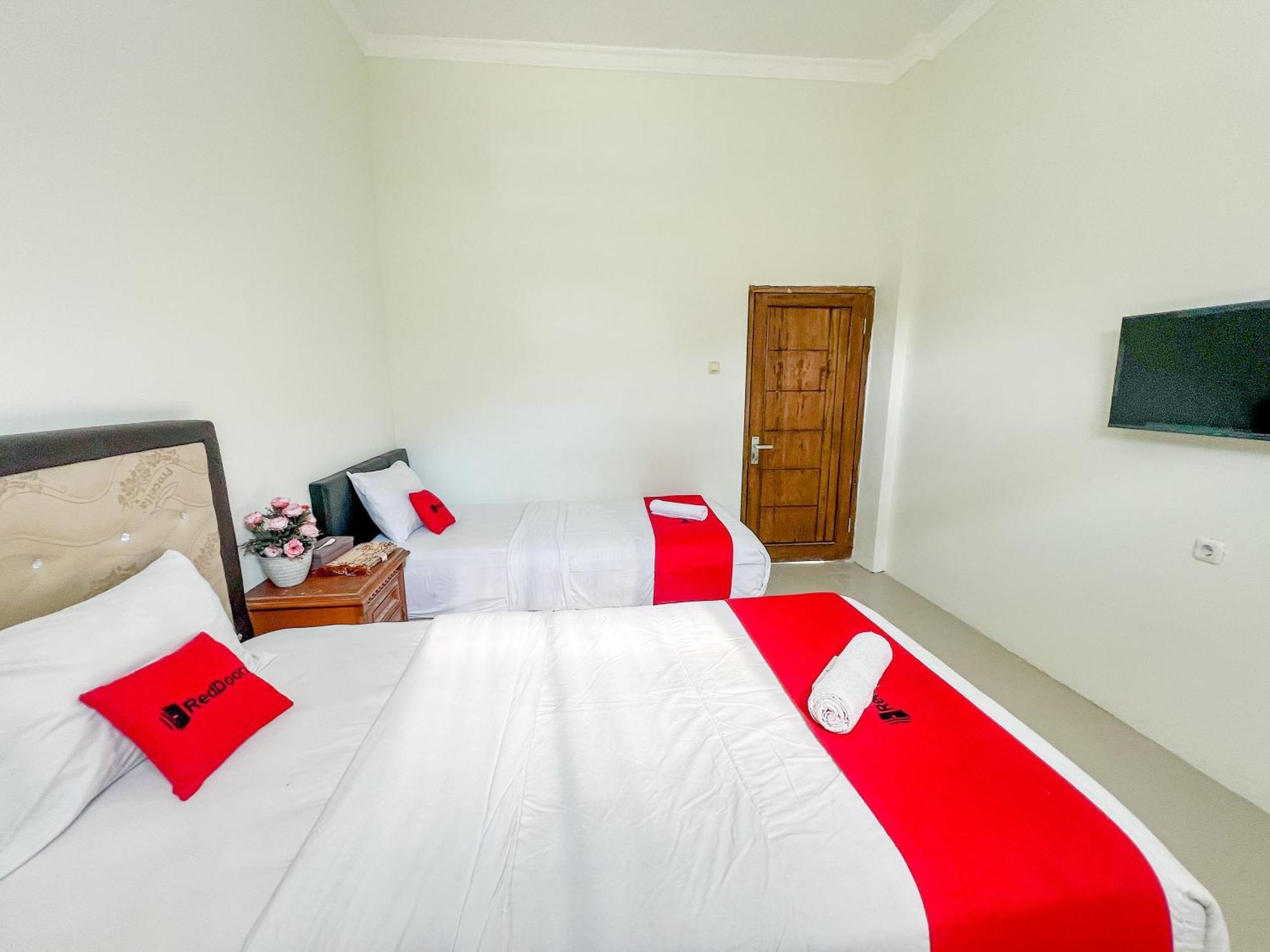 Reddoorz Syariah Near Pengadilan Agama Wonosobo Hotel Exterior photo