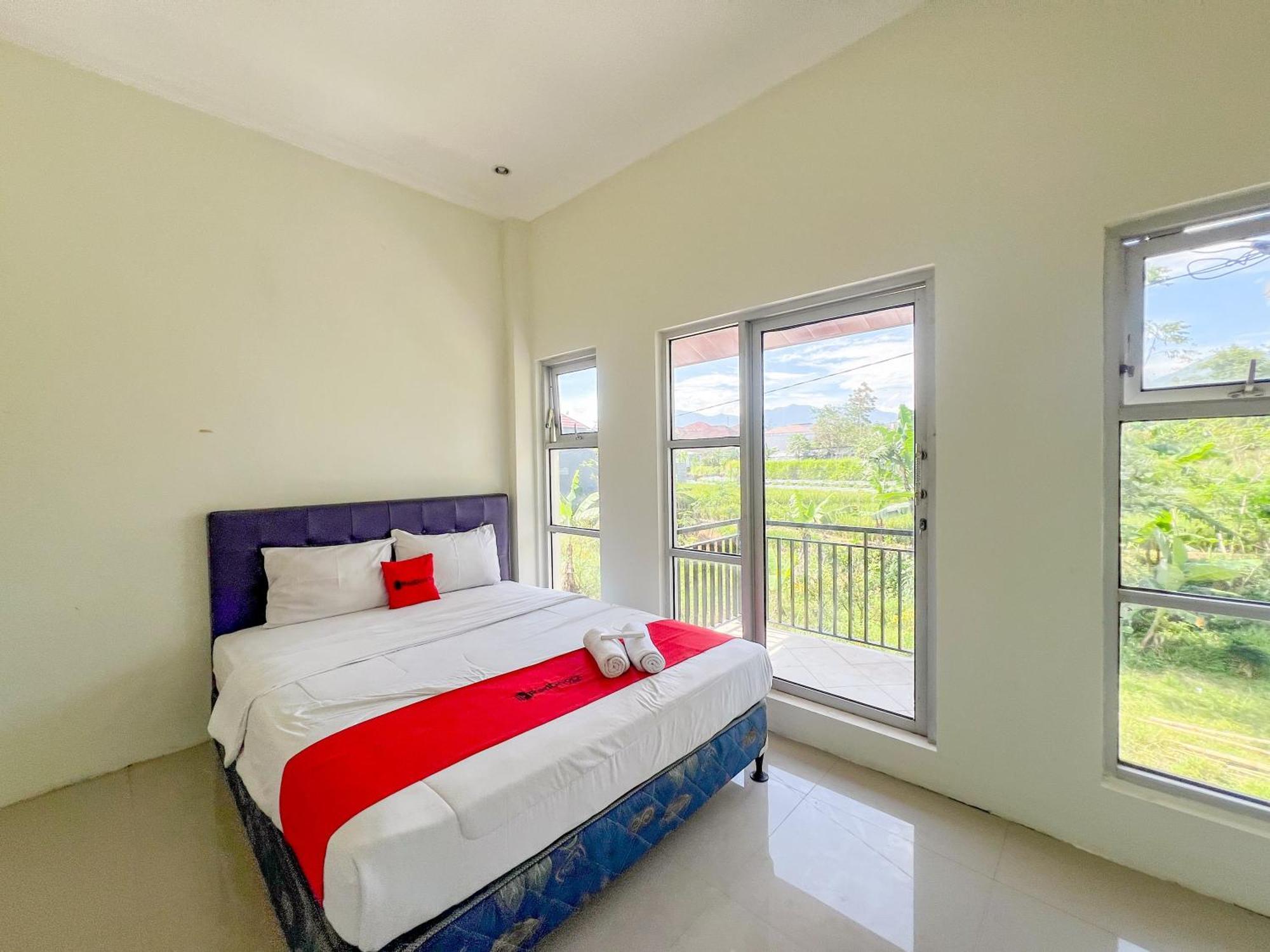 Reddoorz Syariah Near Pengadilan Agama Wonosobo Hotel Exterior photo