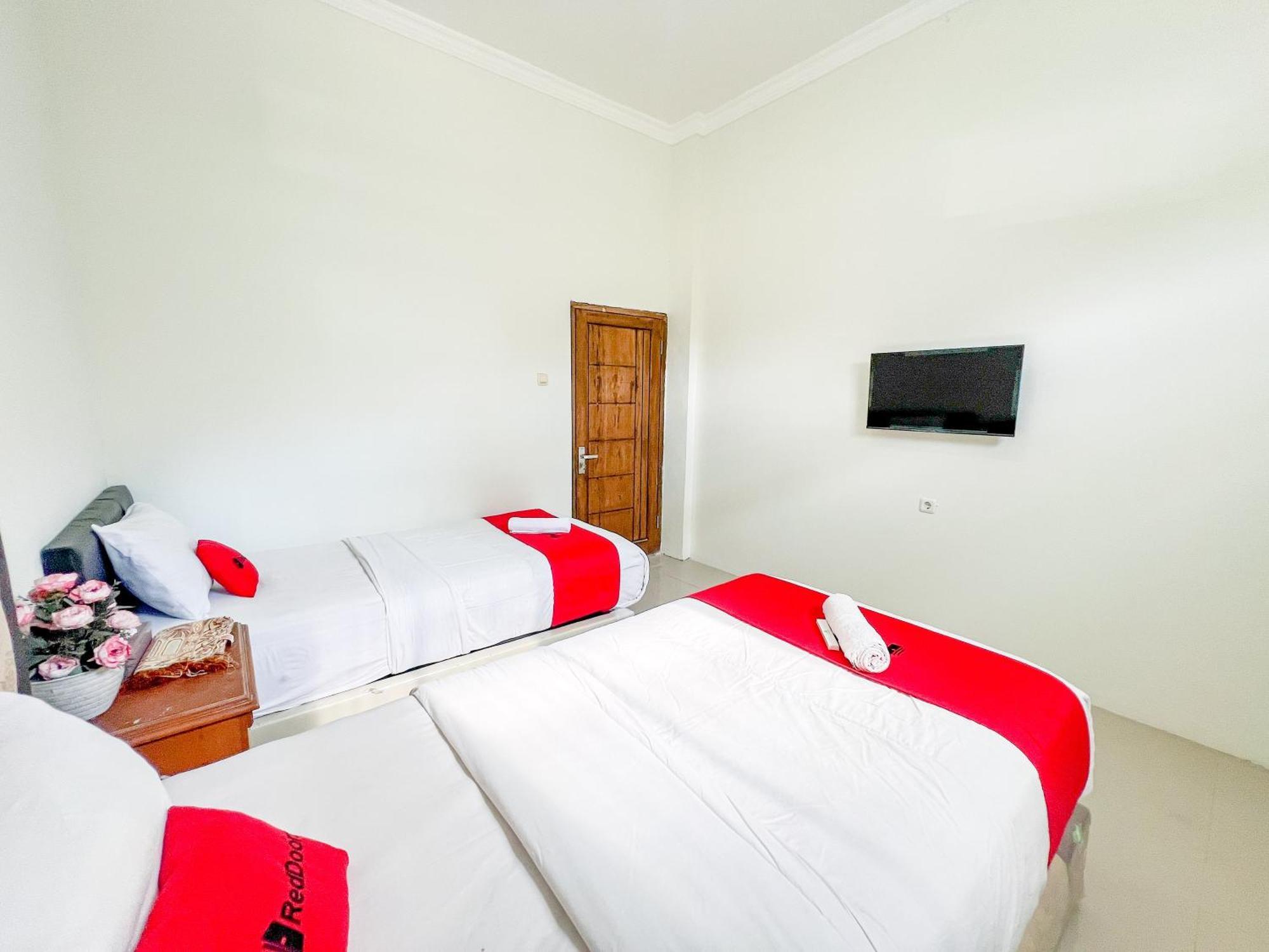 Reddoorz Syariah Near Pengadilan Agama Wonosobo Hotel Exterior photo
