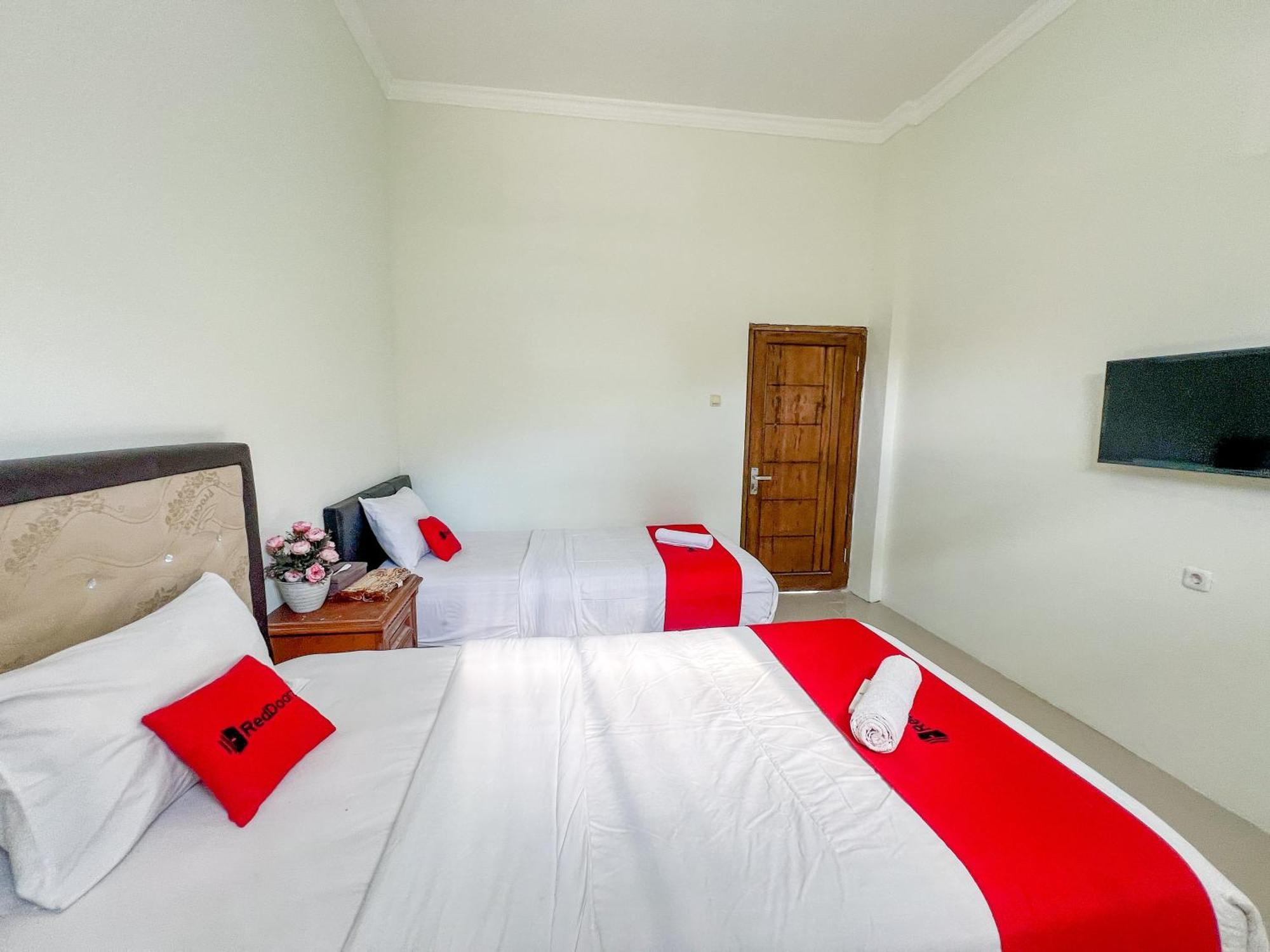 Reddoorz Syariah Near Pengadilan Agama Wonosobo Hotel Exterior photo